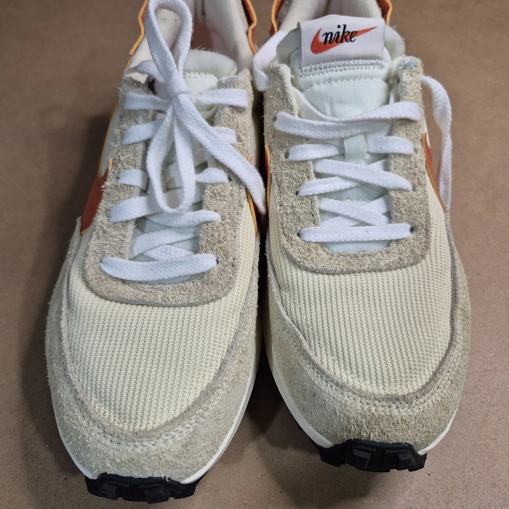 Nike Women's Sneakers in Cream and Orange - Picture 11 of 12
